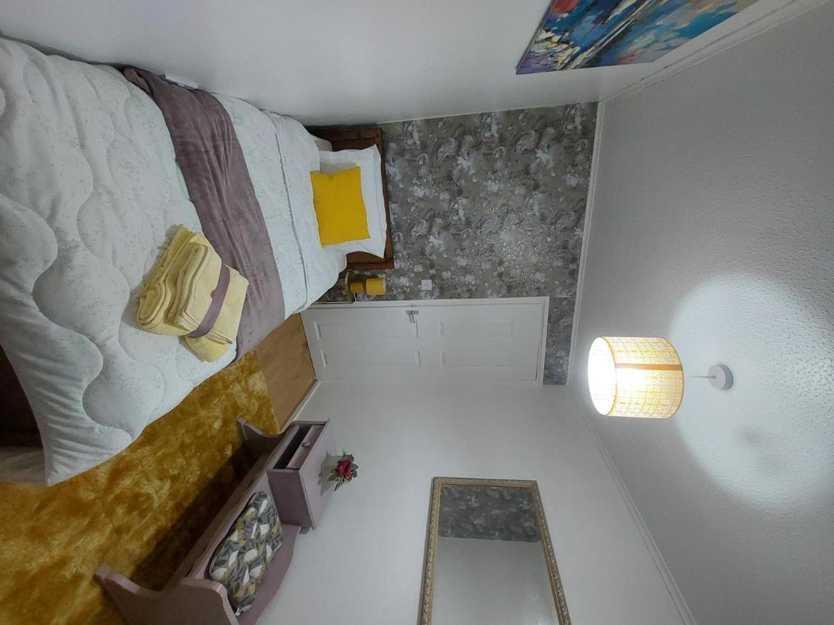 Lovely 2-Bed House In The Heart Of Woodhouse Leeds Leeds  Dış mekan fotoğraf