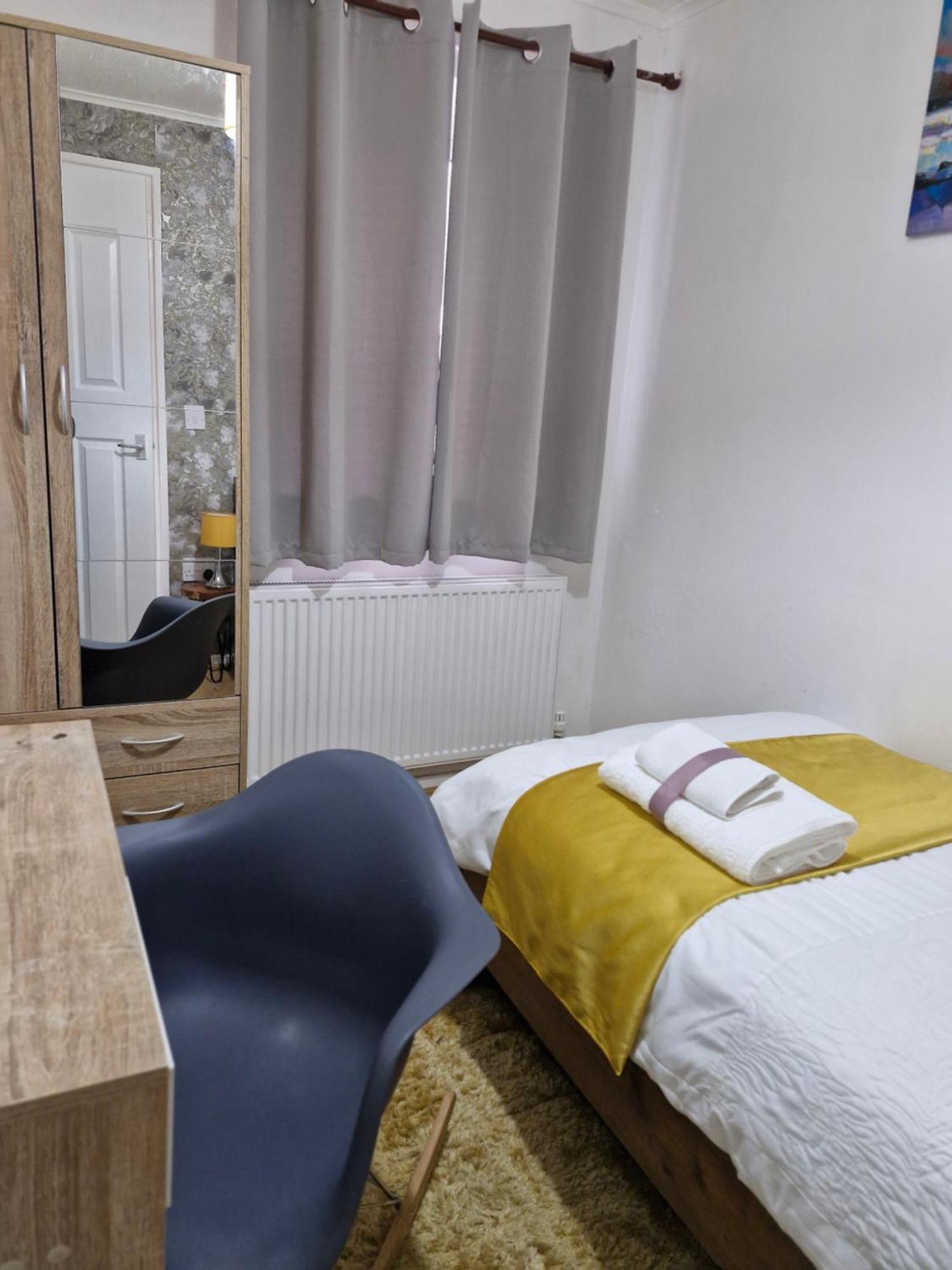 Lovely 2-Bed House In The Heart Of Woodhouse Leeds Leeds  Dış mekan fotoğraf